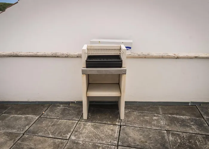 Downtown Da Vitoria Al Apartment *